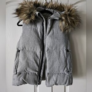 Gap gray puffer vest, fur hood, small